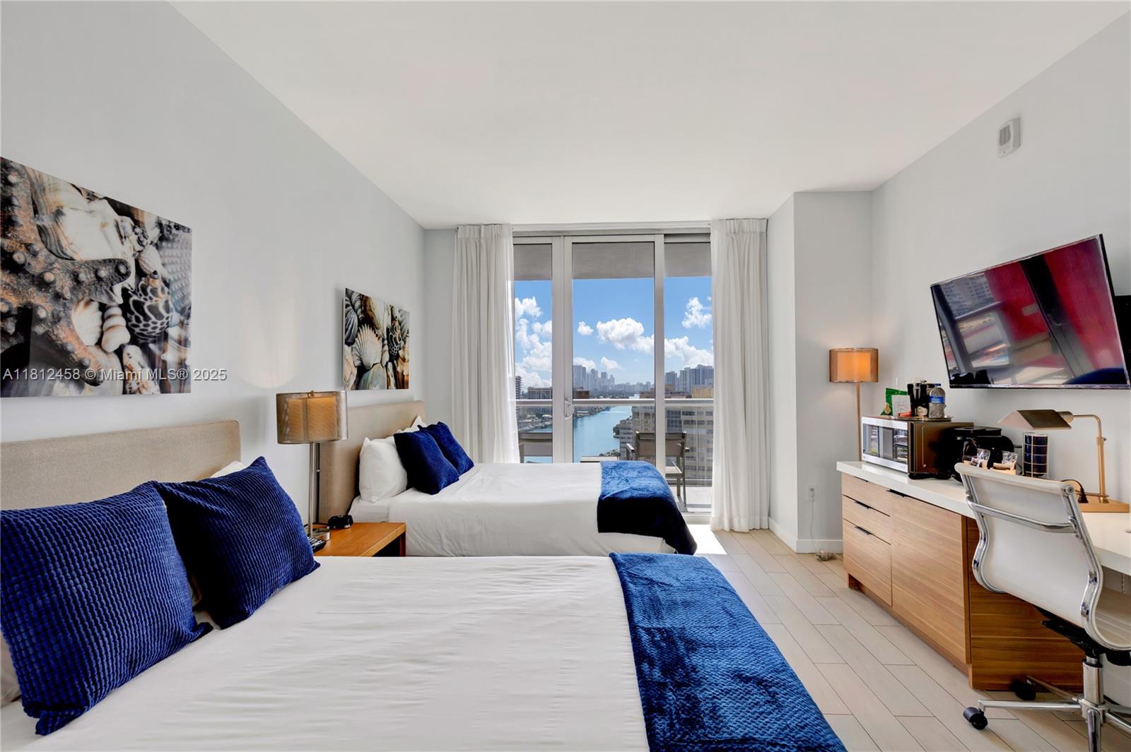 image Beachwalk Condominium14