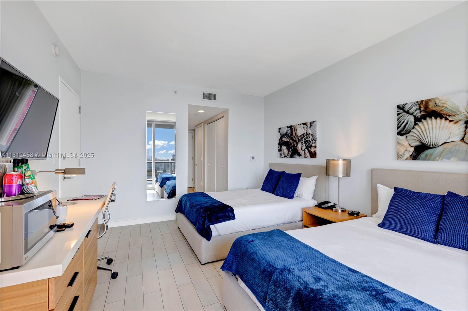 image Beachwalk Condominium15