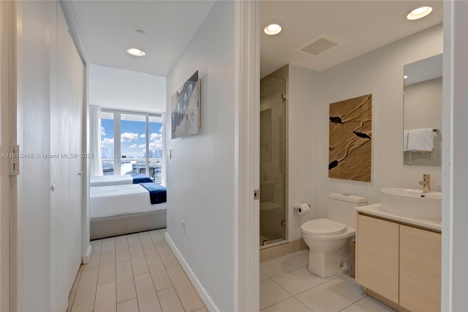 image Beachwalk Condominium18
