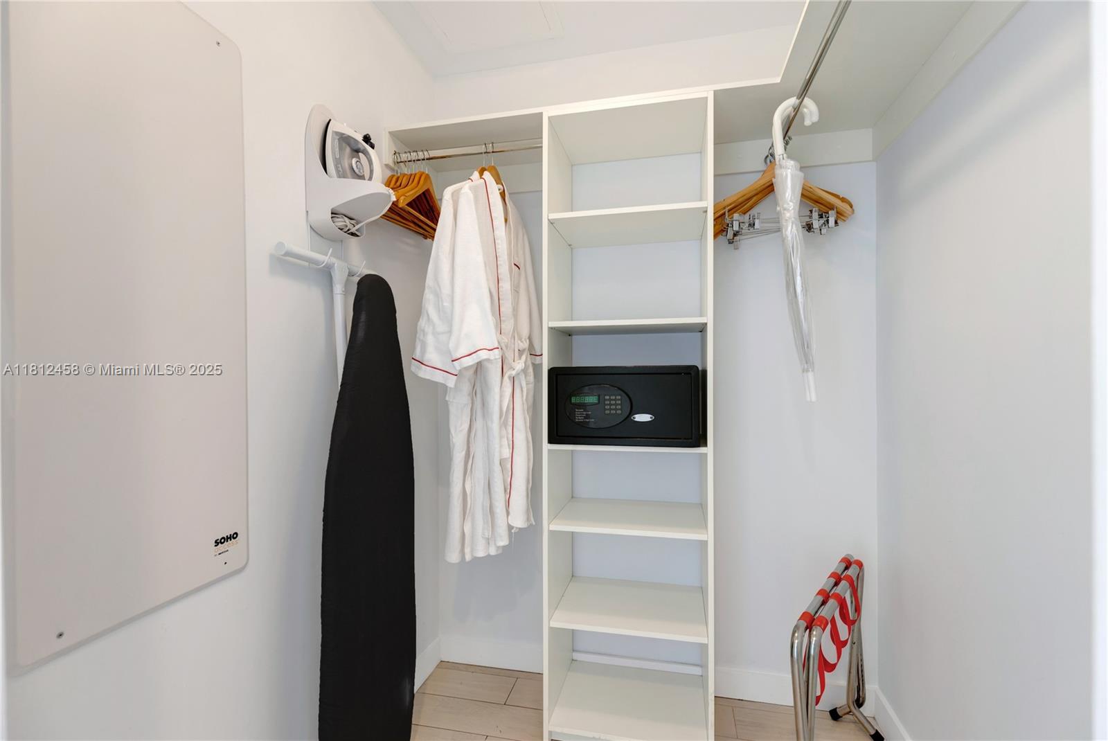 image Beachwalk Condominium22