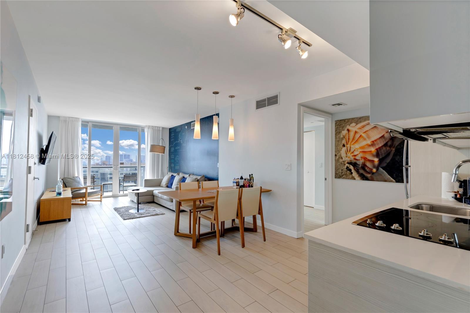 image Beachwalk Condominium6