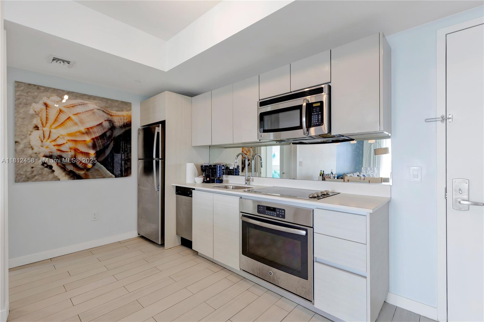 image Beachwalk Condominium7
