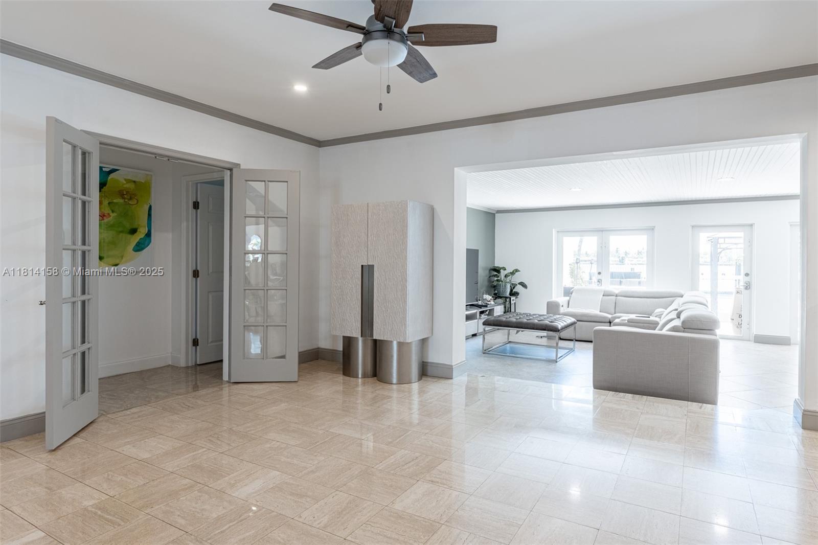 1430 Stillwater Dr #1430 Miami Beach, FL 33141