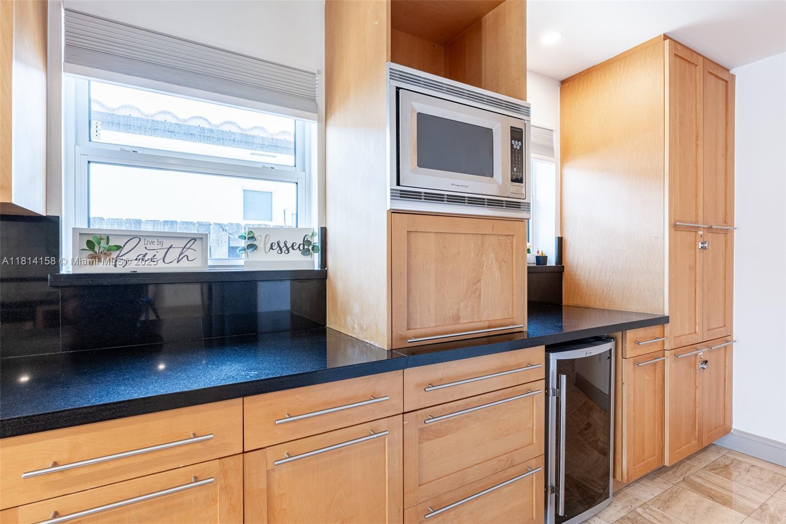 1430 Stillwater Dr #1430 Miami Beach, FL 33141