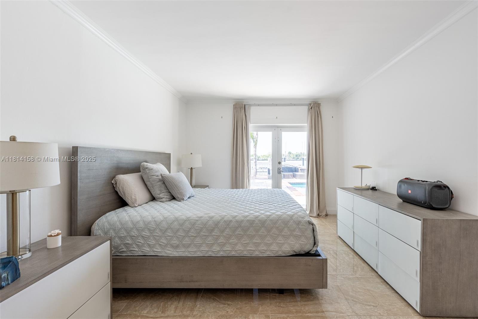 1430 Stillwater Dr #1430 Miami Beach, FL 33141