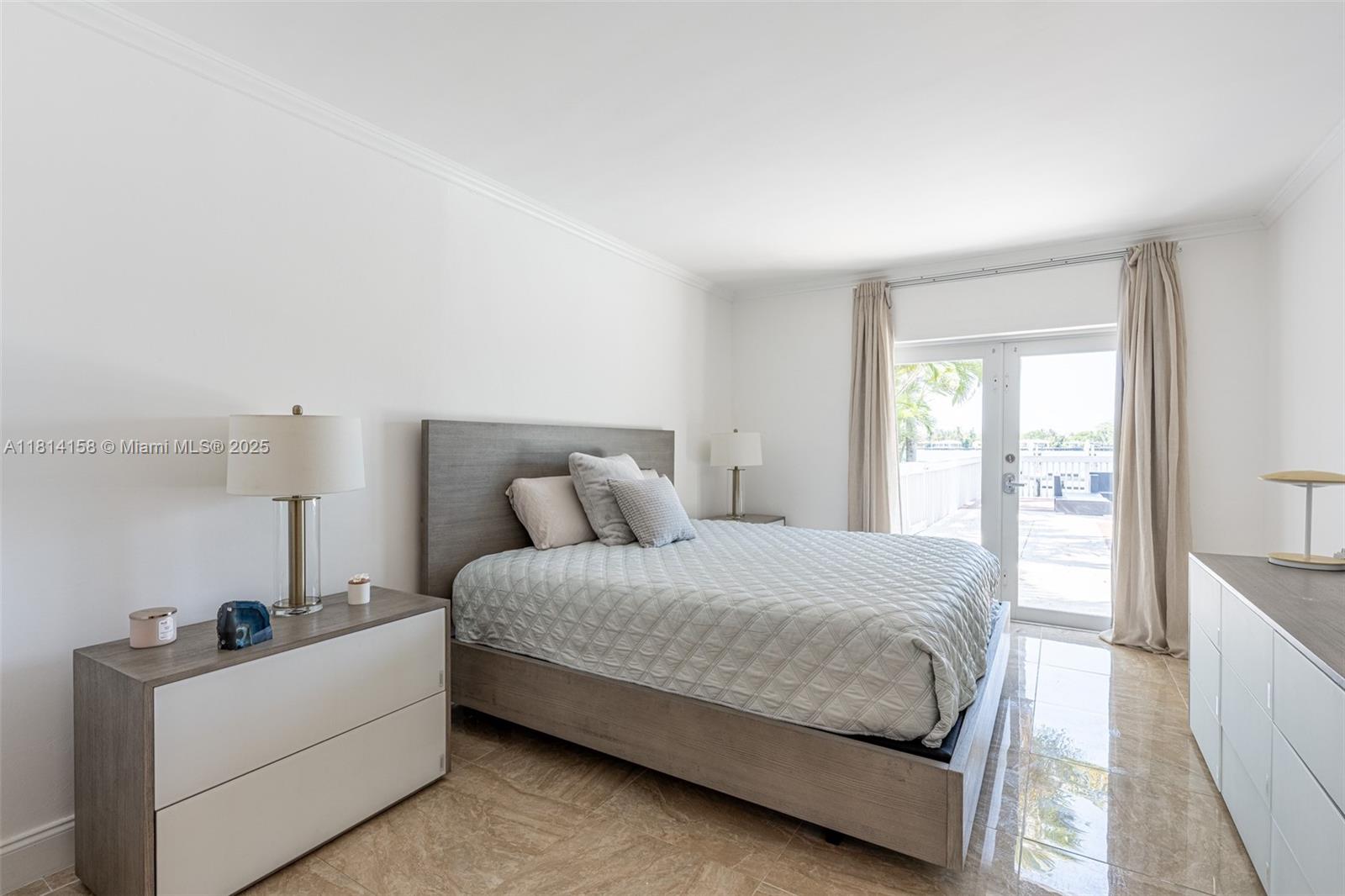 1430 Stillwater Dr #1430 Miami Beach, FL 33141