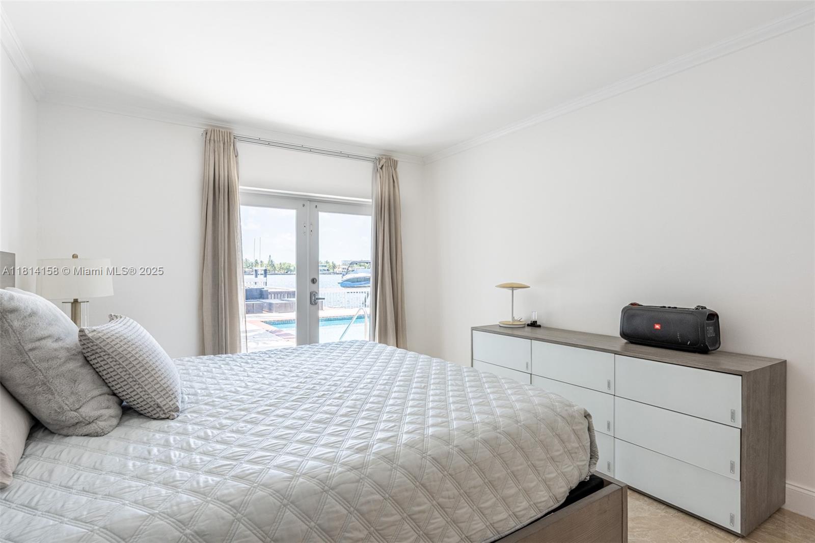 1430 Stillwater Dr #1430 Miami Beach, FL 33141