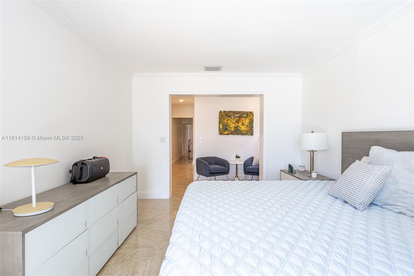 1430 Stillwater Dr #1430 Miami Beach, FL 33141