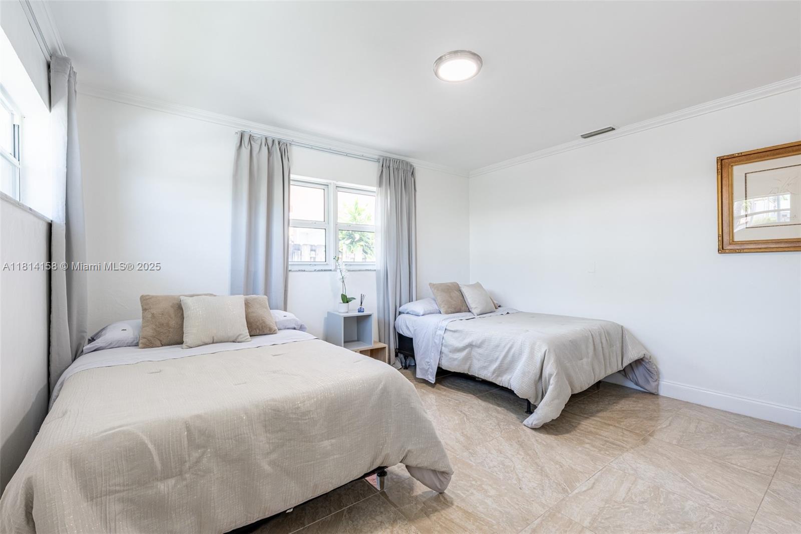 1430 Stillwater Dr #1430 Miami Beach, FL 33141