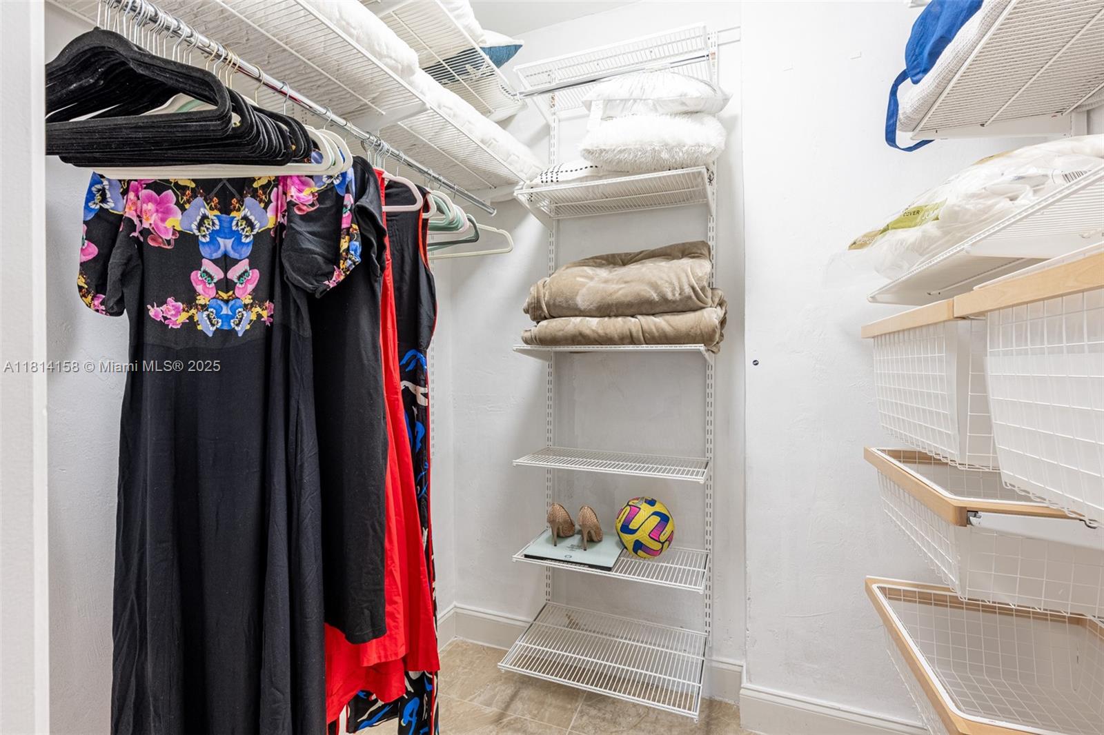 1430 Stillwater Dr #1430 Miami Beach, FL 33141