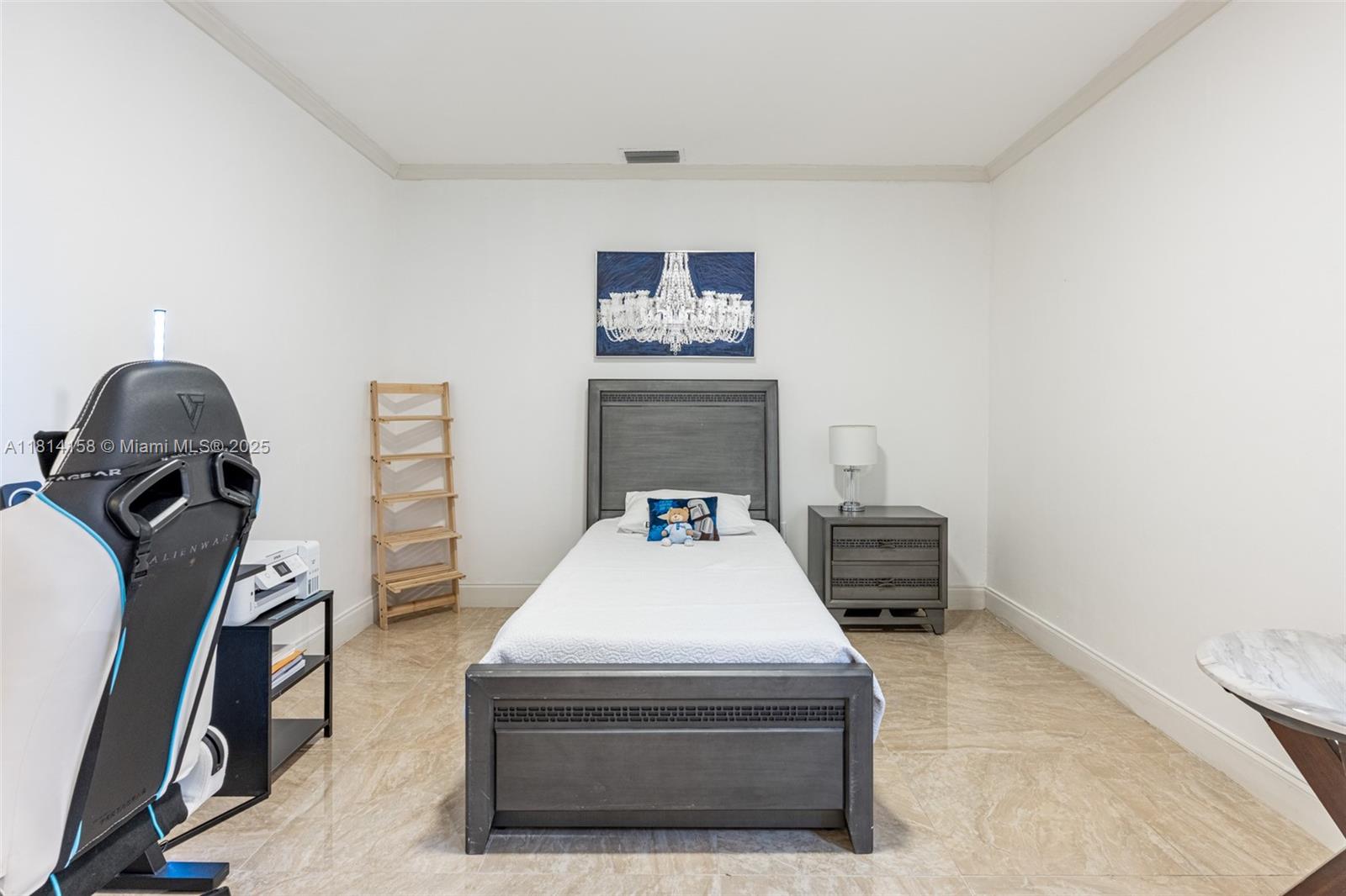 1430 Stillwater Dr #1430 Miami Beach, FL 33141