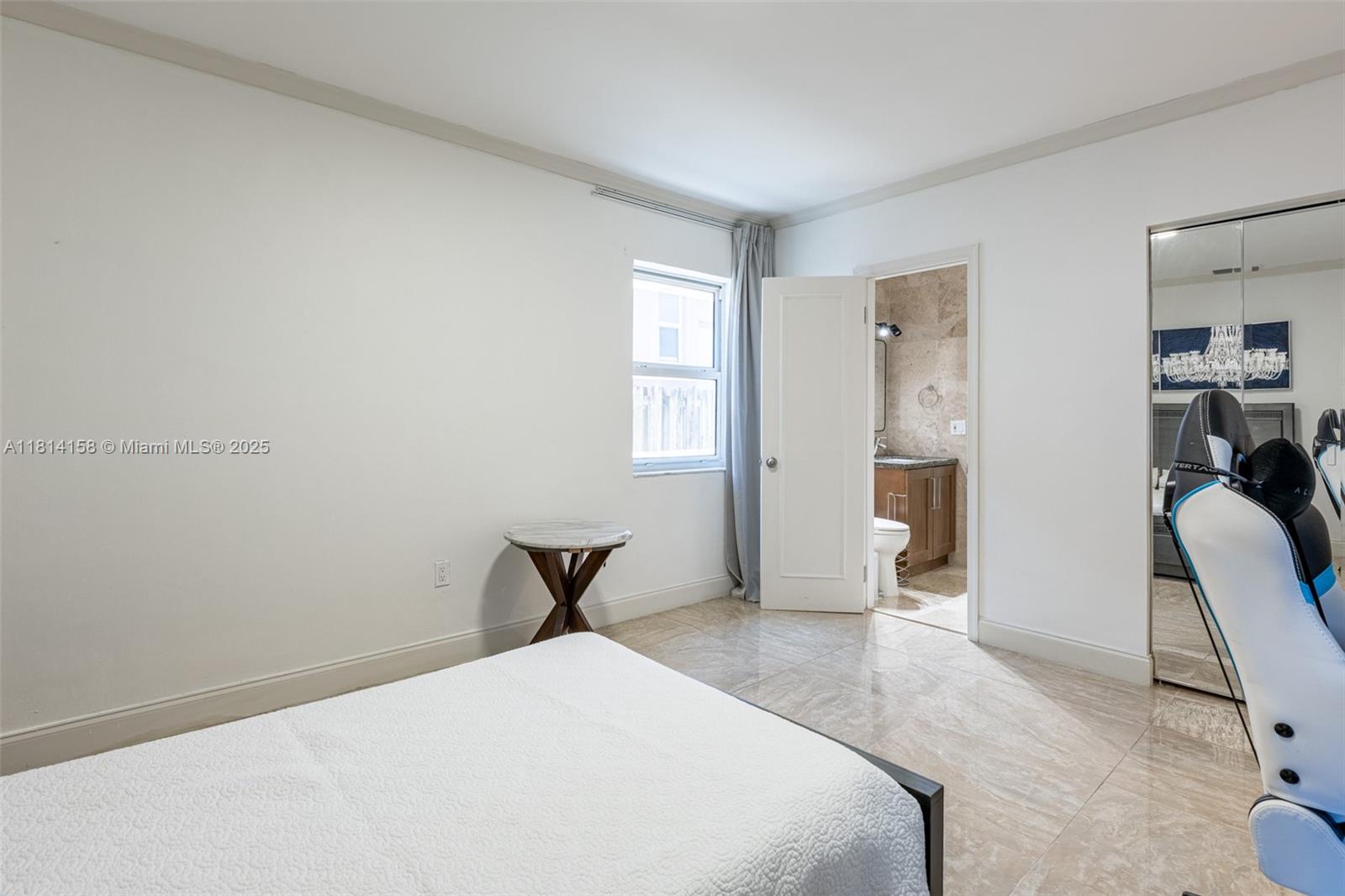 1430 Stillwater Dr #1430 Miami Beach, FL 33141