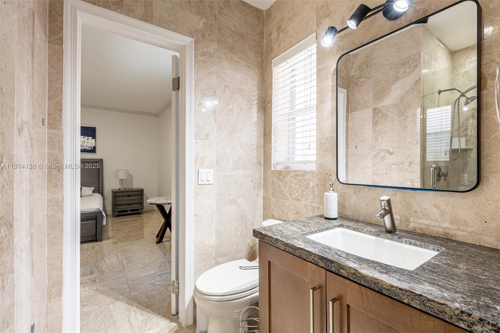 1430 Stillwater Dr #1430 Miami Beach, FL 33141