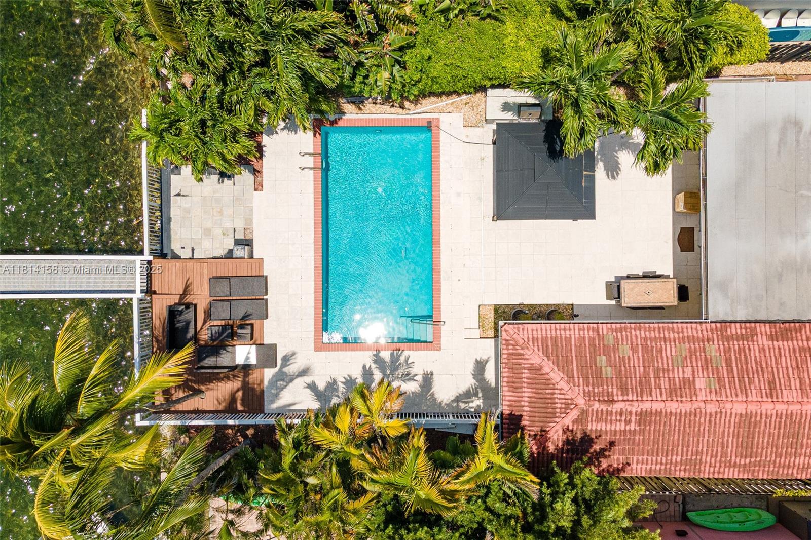 1430 Stillwater Dr #1430 Miami Beach, FL 33141