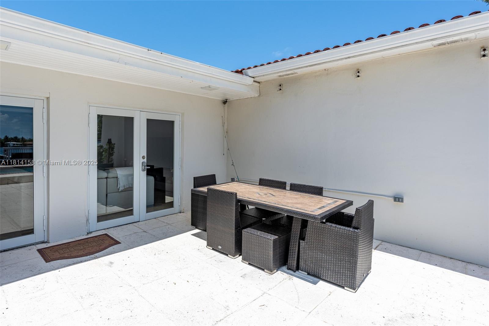 1430 Stillwater Dr #1430 Miami Beach, FL 33141