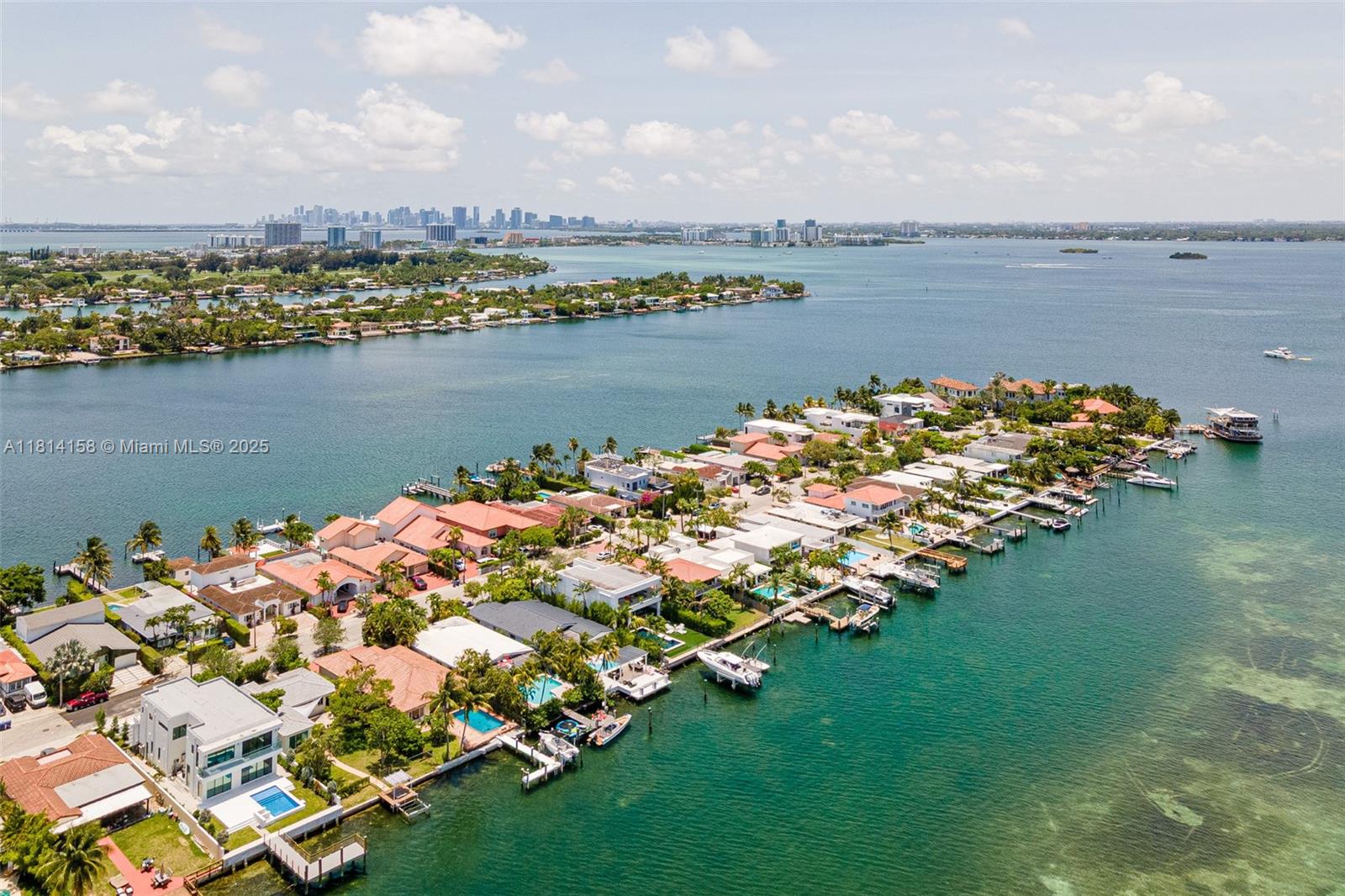 1430 Stillwater Dr #1430 Miami Beach, FL 33141