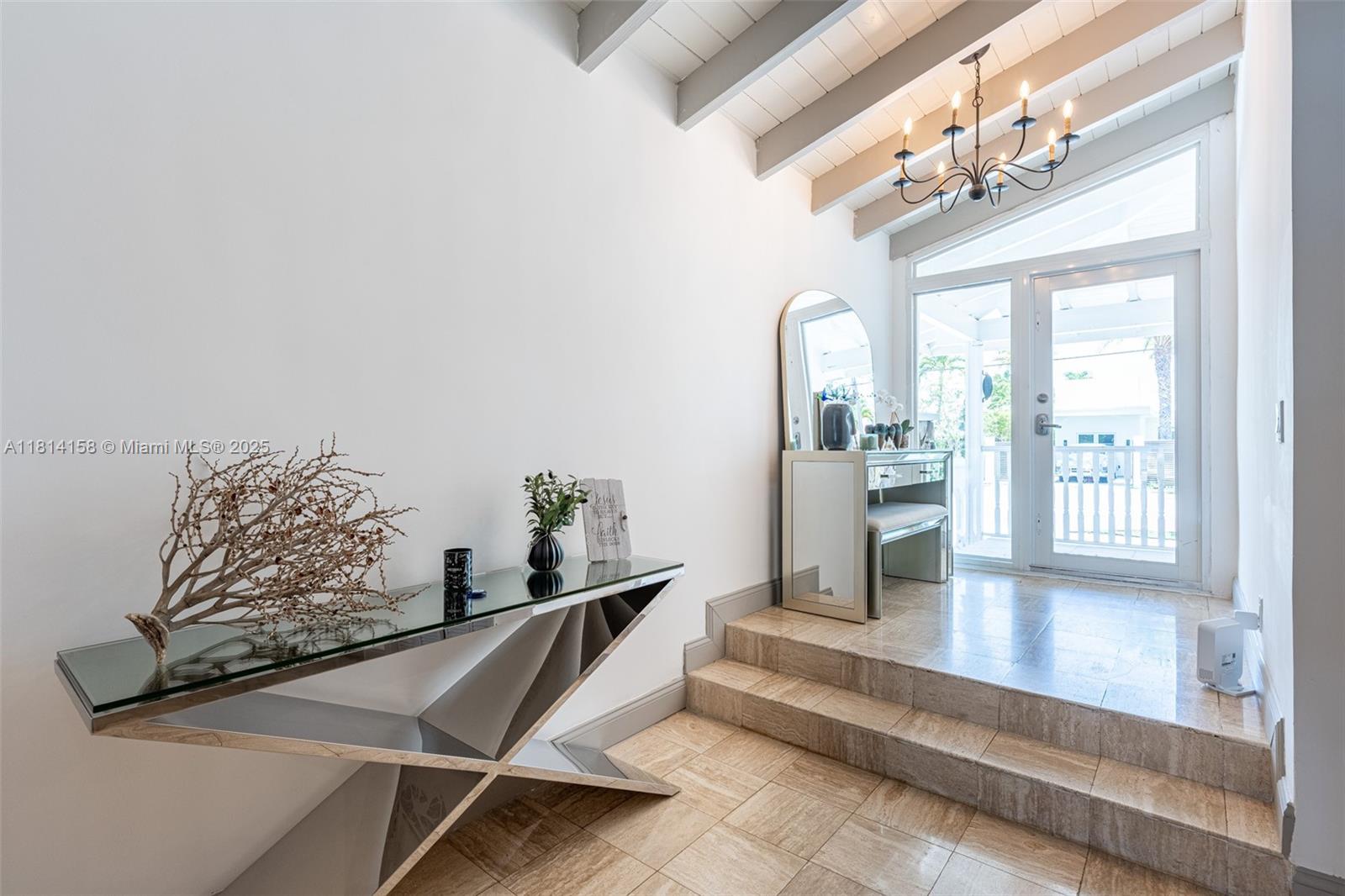 1430 Stillwater Dr #1430 Miami Beach, FL 33141