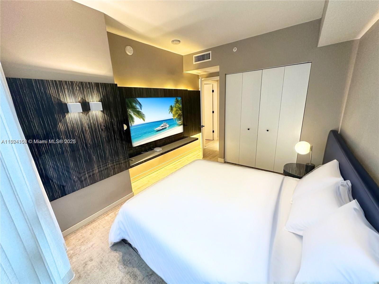 image Brickell Ten12