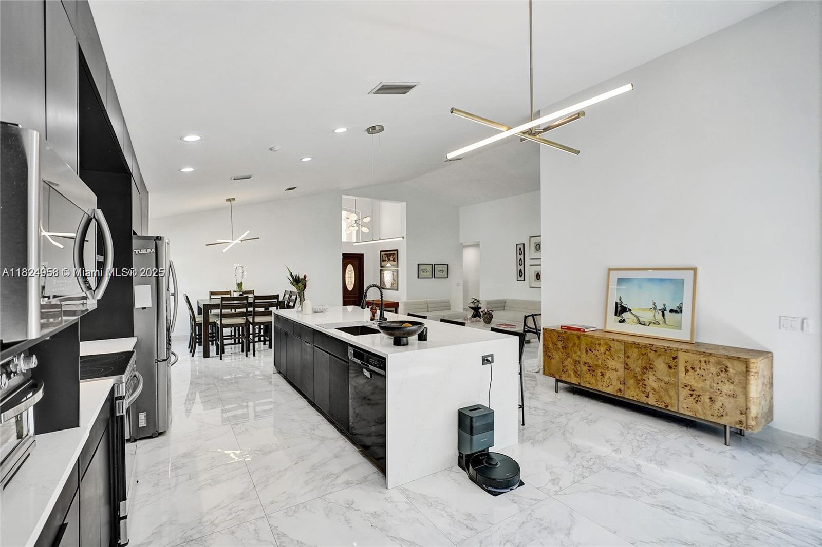 204 Cameron Weston, FL 33326