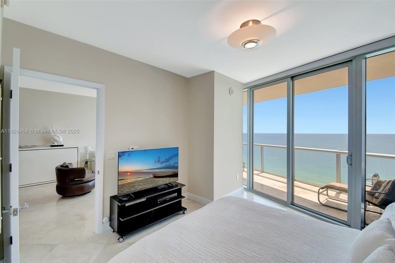 image Jade Beach11