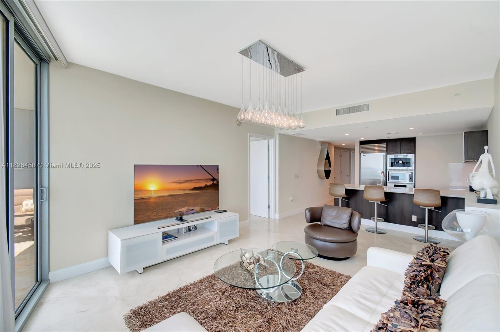 image Jade Beach4
