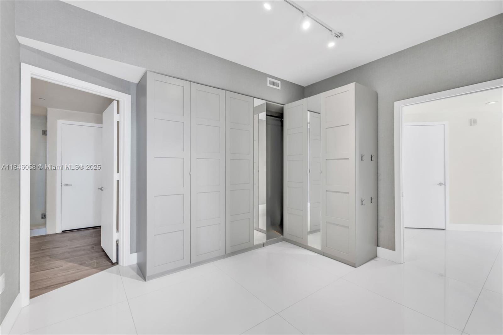 image Biscayne Beach Condo16