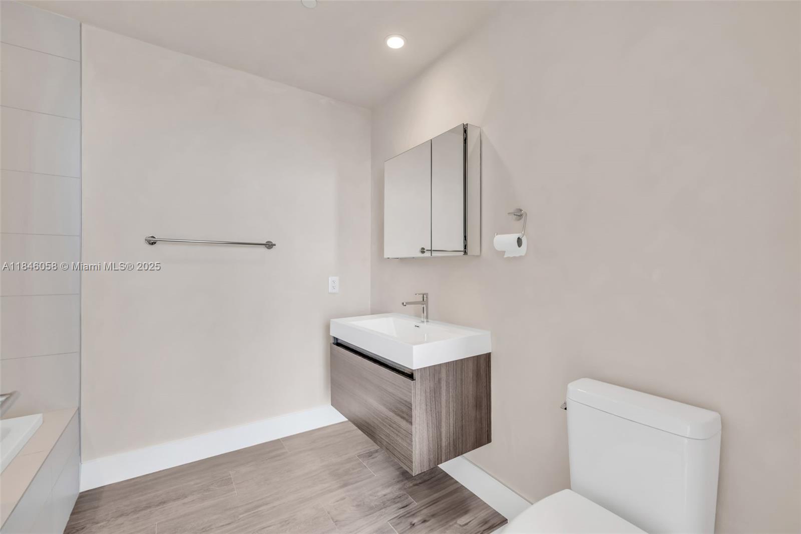 image Biscayne Beach Condo25