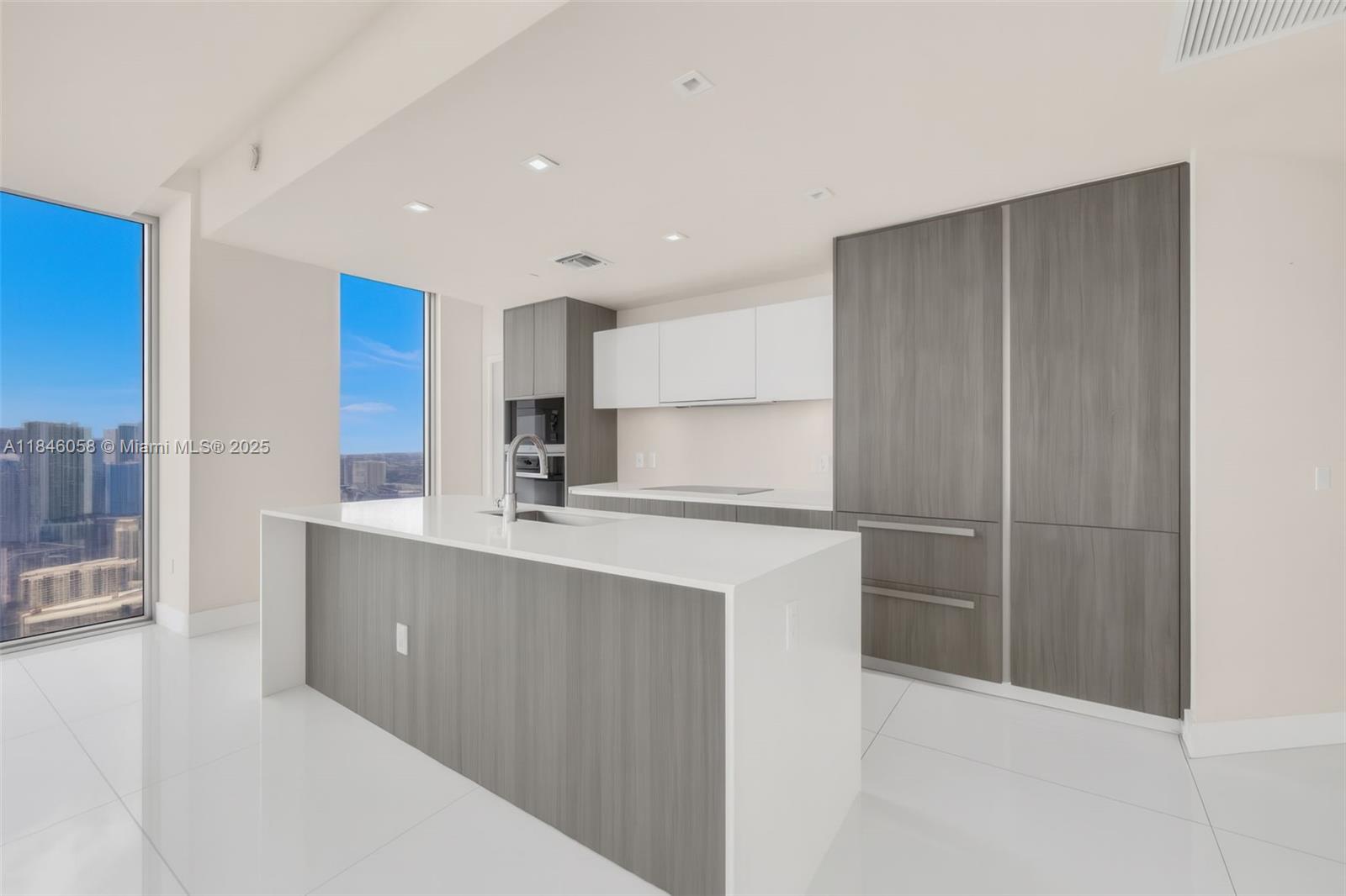 image Biscayne Beach Condo2