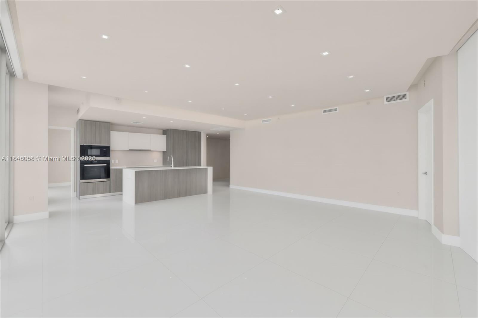 image Biscayne Beach Condo7