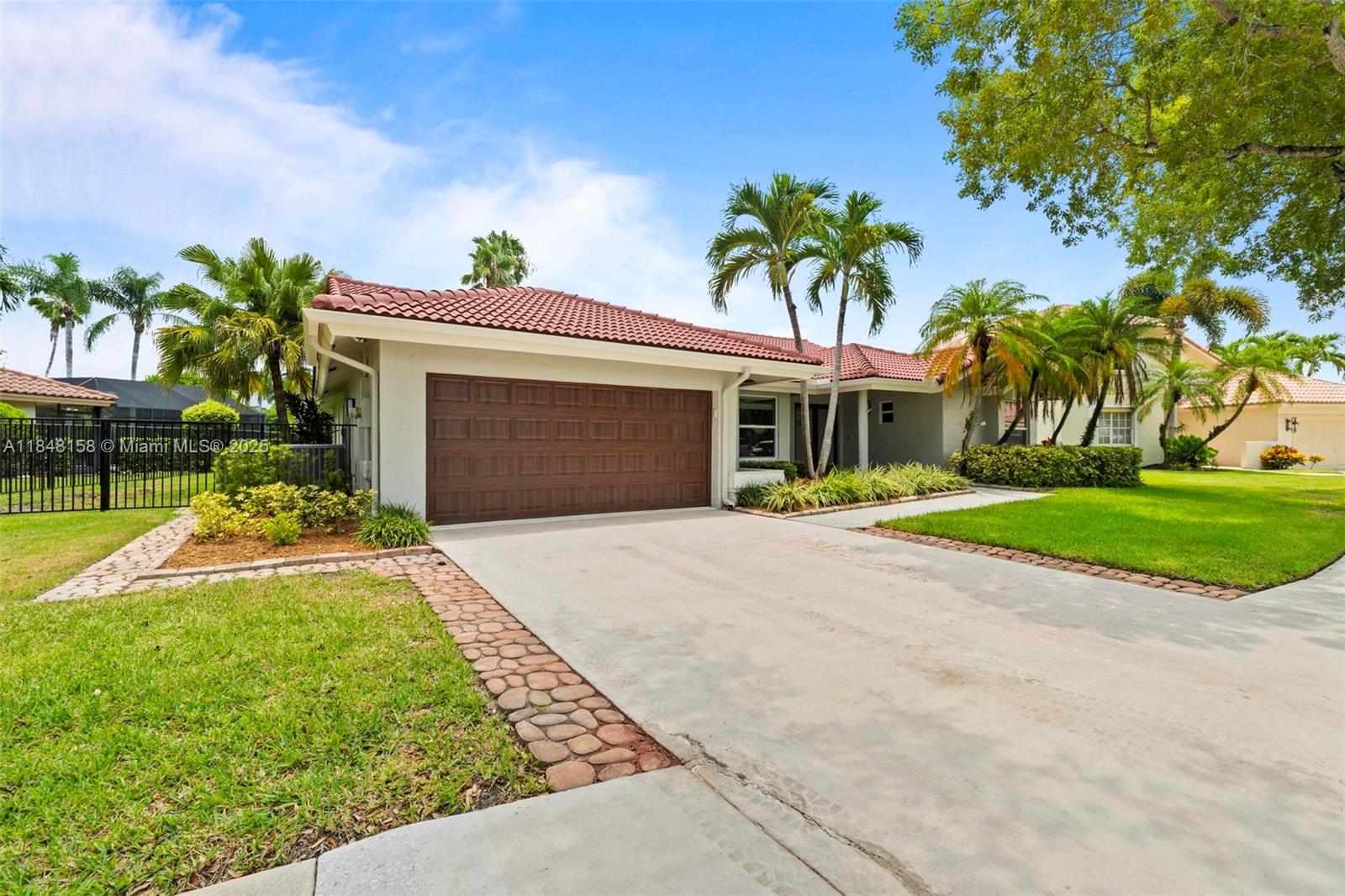 1720 Lakeshore Dr