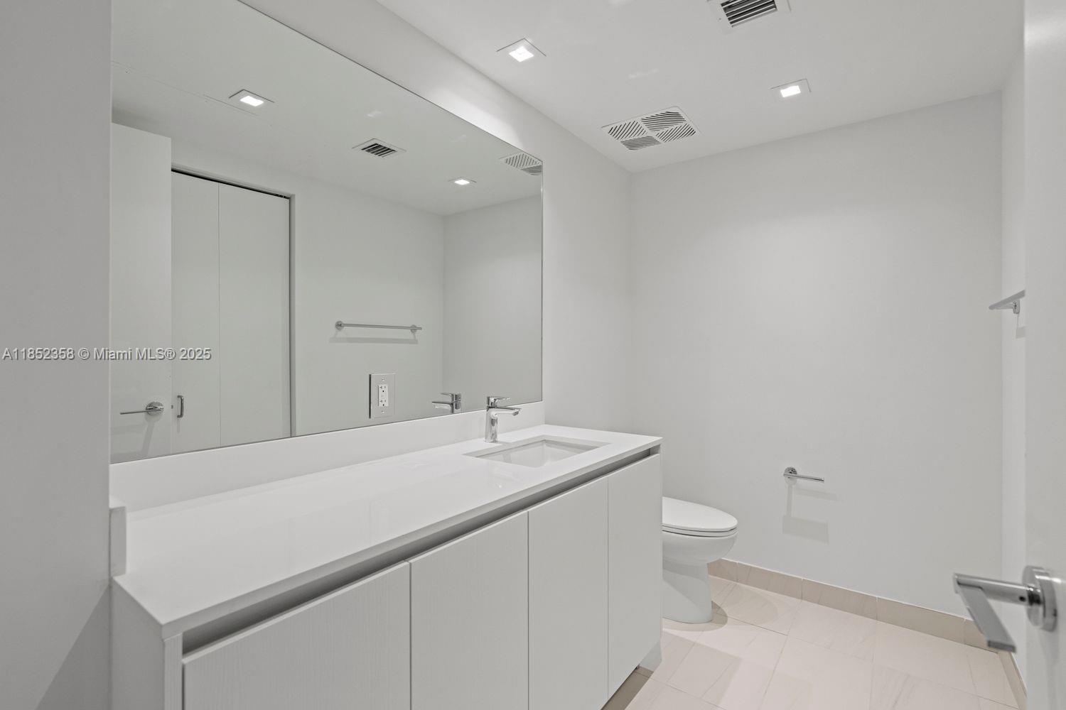 1116 N Ocean Blvd #304 Pompano Beach, FL 33062