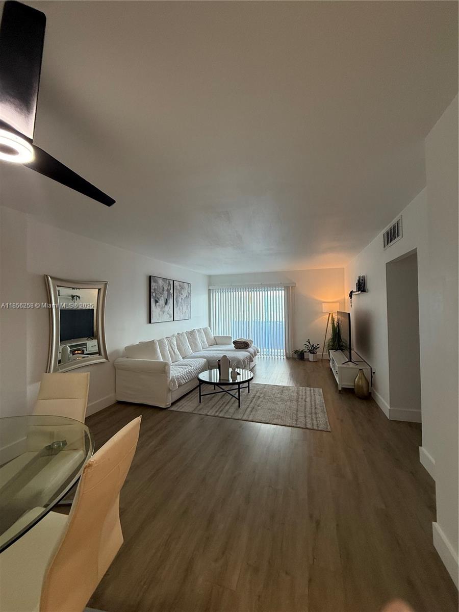 400 Kings Pt Dr #1224
