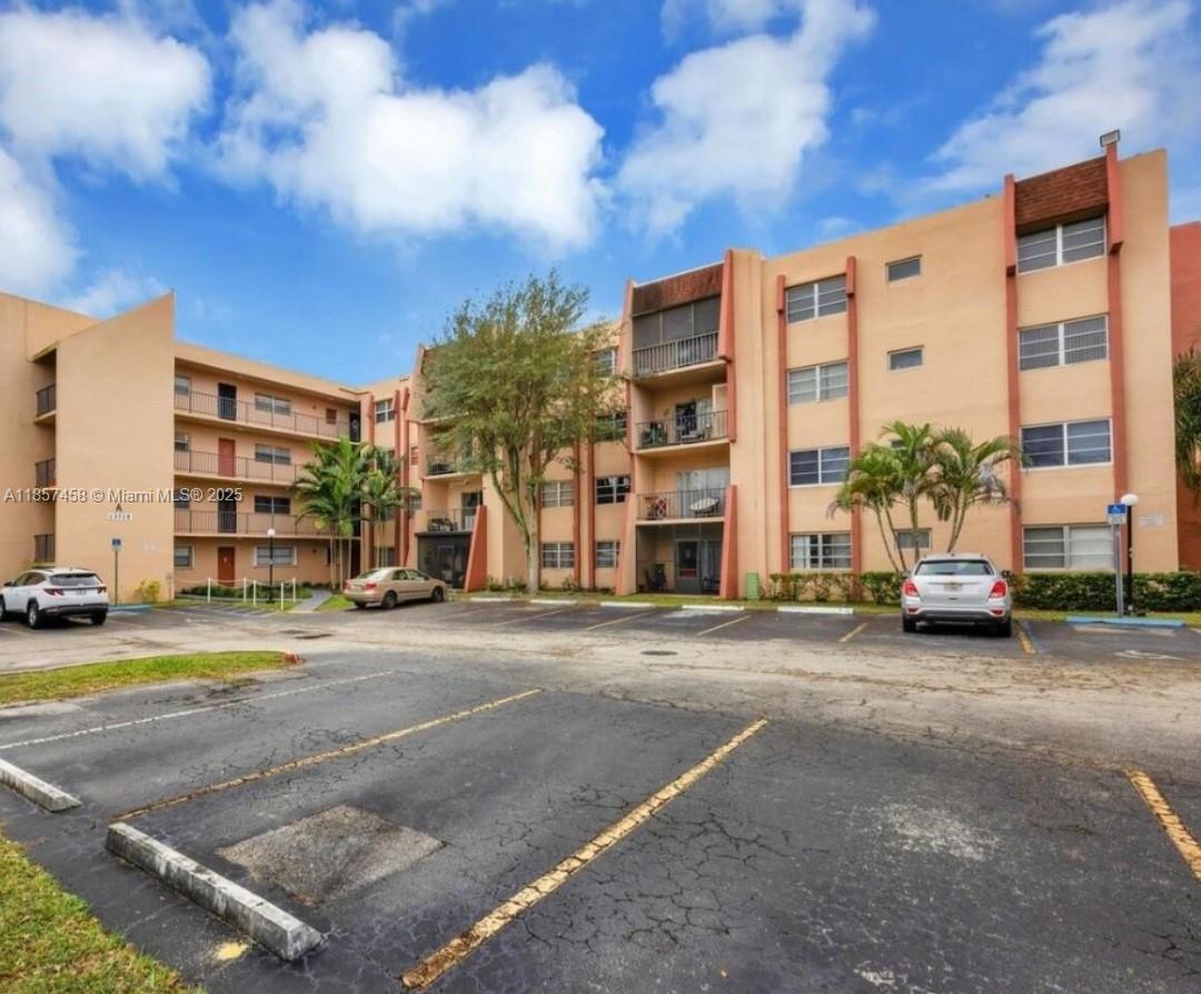 13715 Kendale Lks Cir #PH-A1