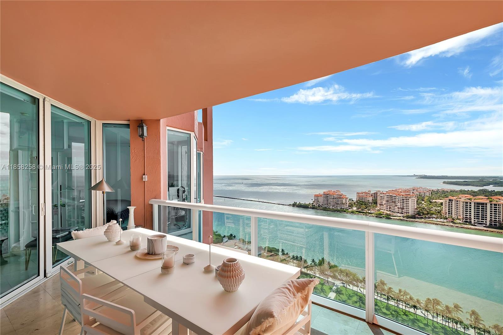 300 S Pointe Dr #2802