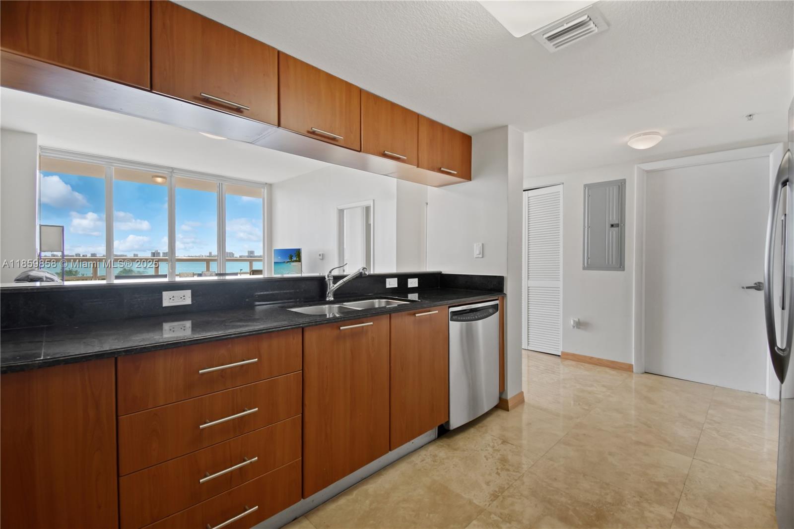 image 1800 Club Condo9