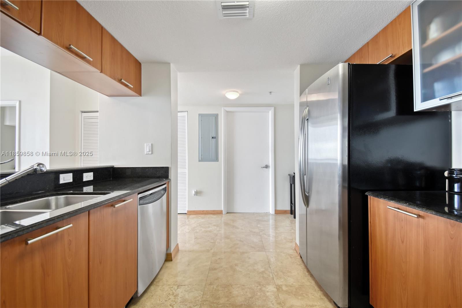 image 1800 Club Condo10