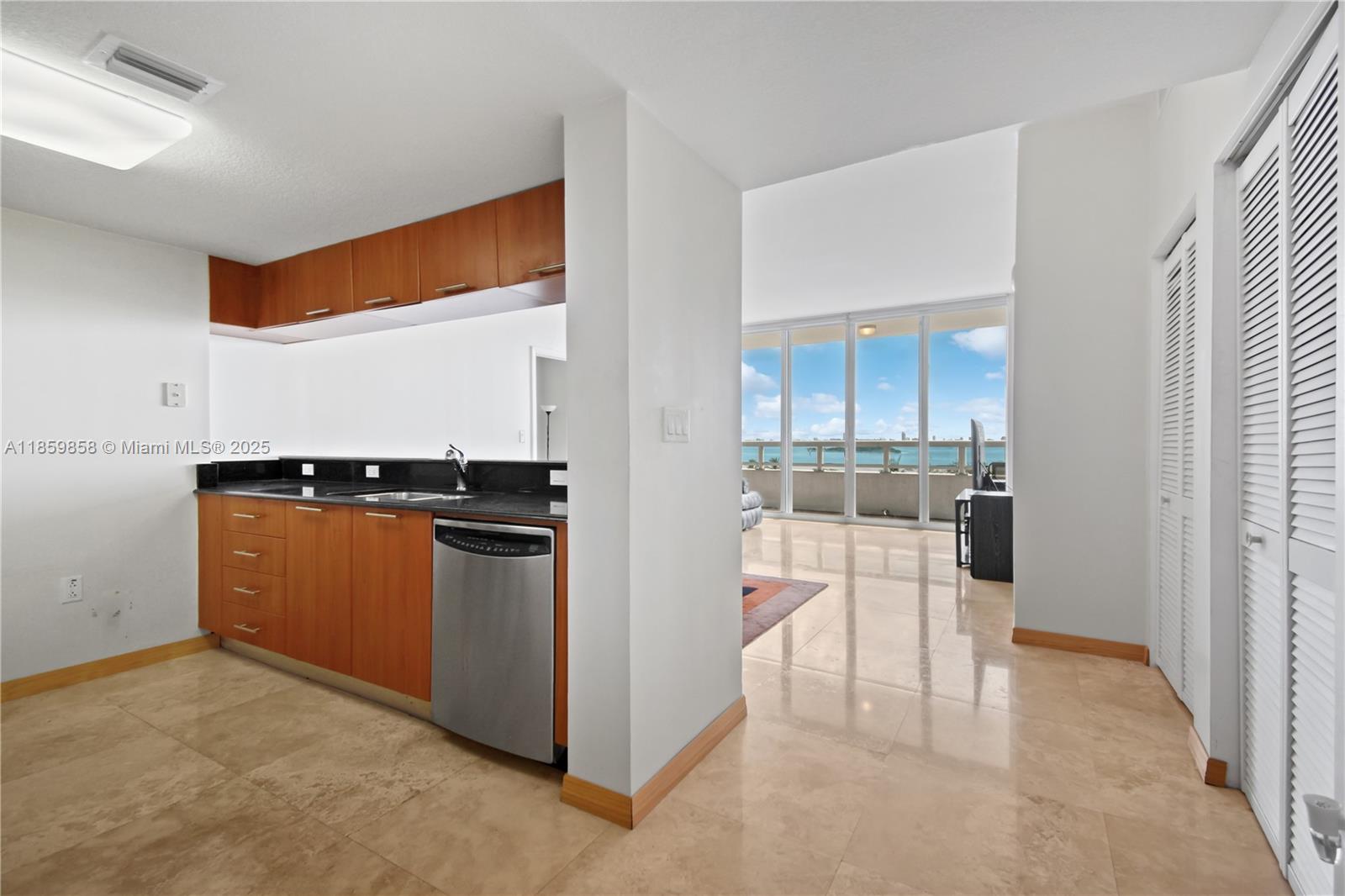 image 1800 Club Condo13