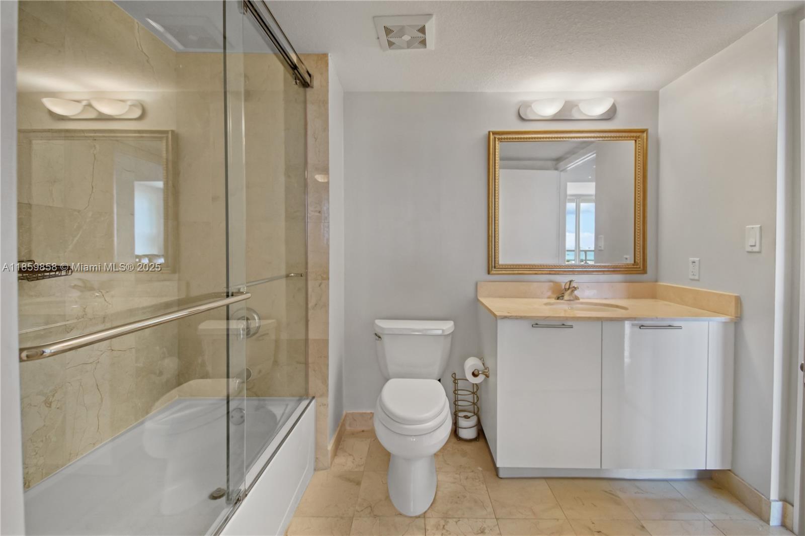 image 1800 Club Condo18