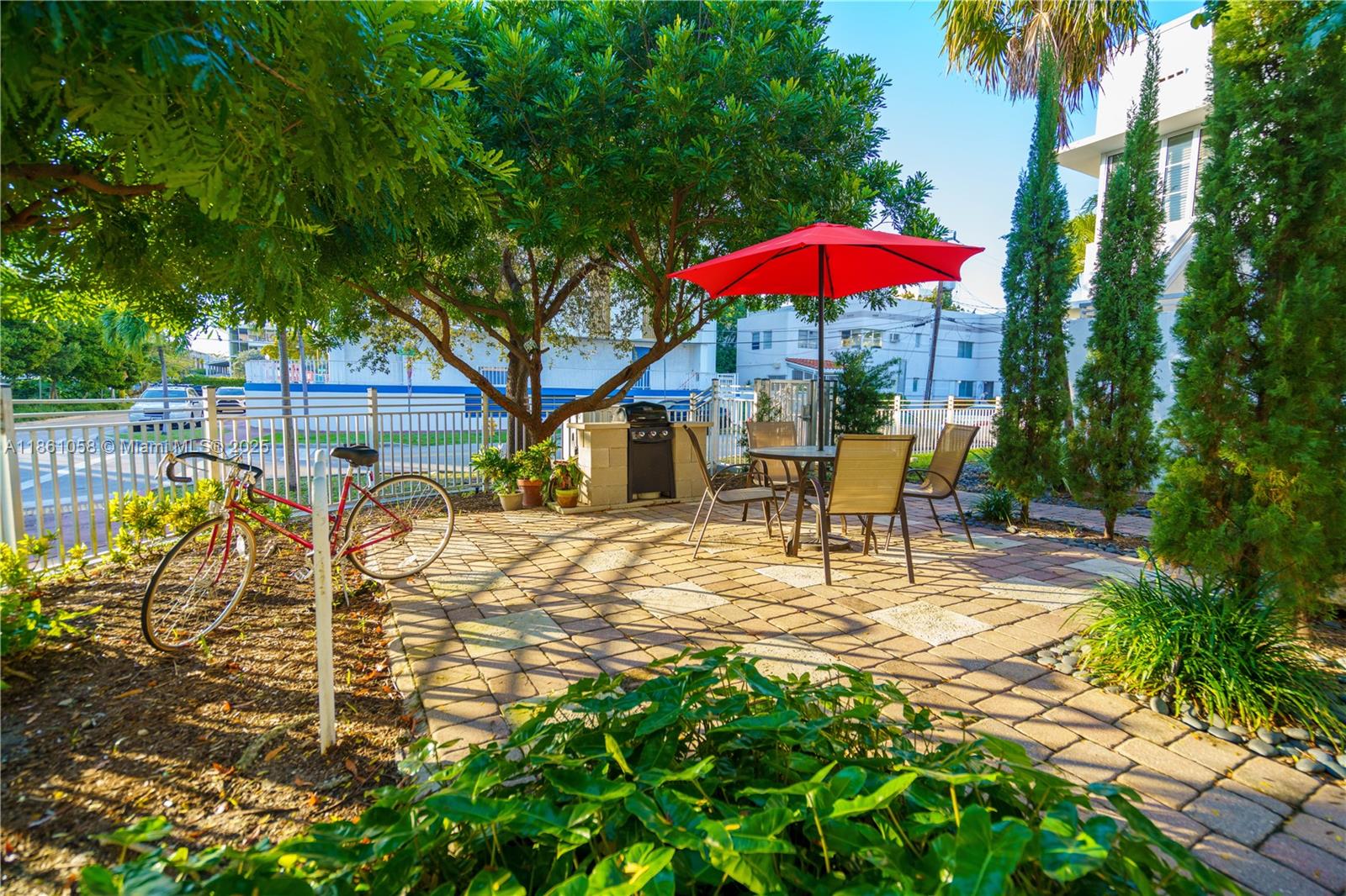 2425 Flamingo Pl #2