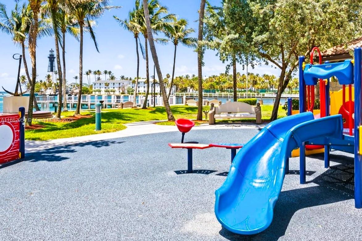 3425 Norfolk St Pompano Beach, FL 33062