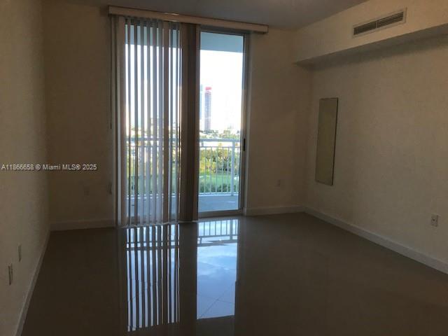image Duo Condominium East11