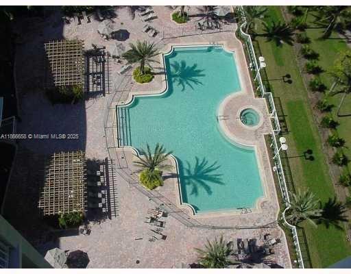 image Duo Condominium East3