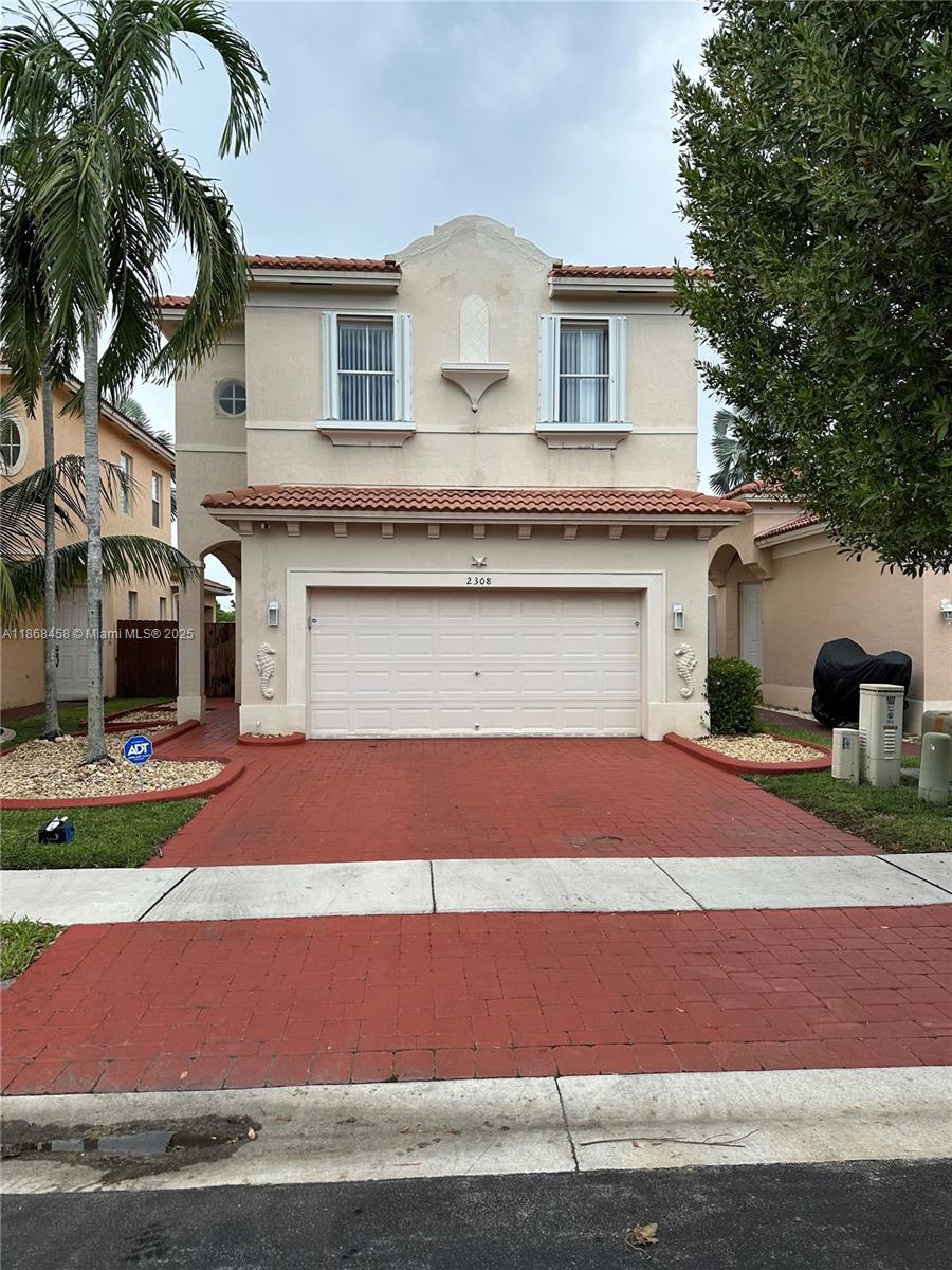 2308 NE 37th Ter