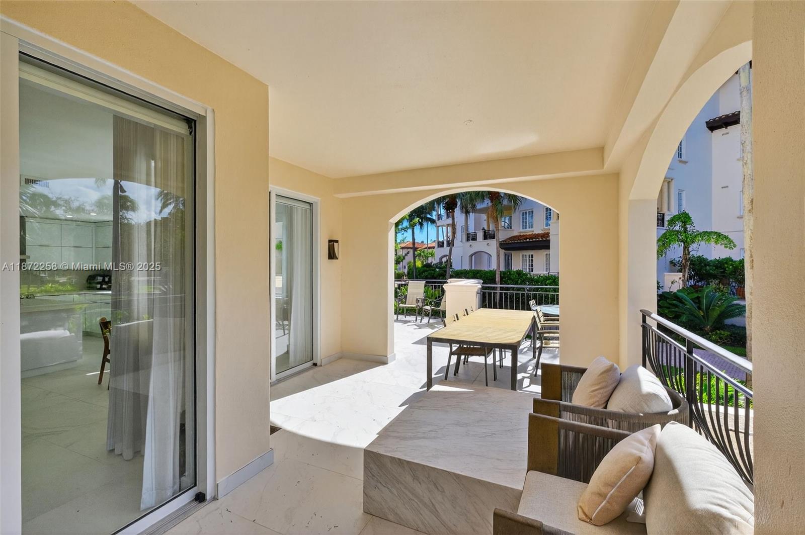 image Fisher Island35