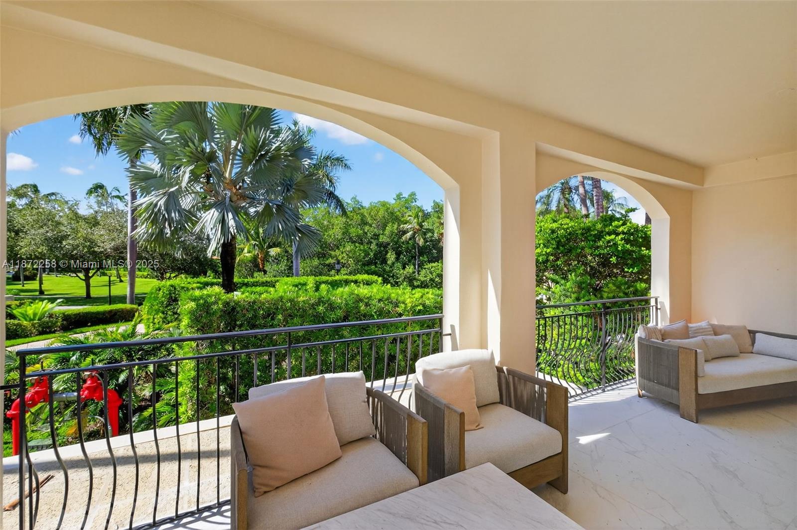 image Fisher Island37