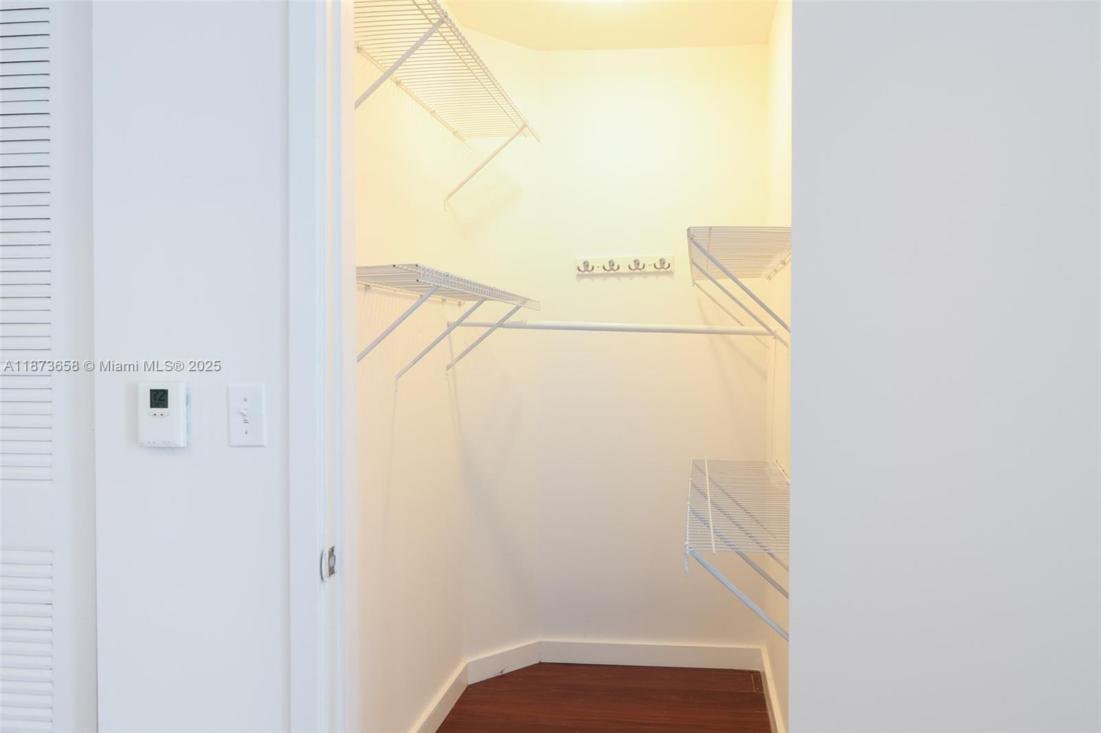 image Edgewater Lofts14