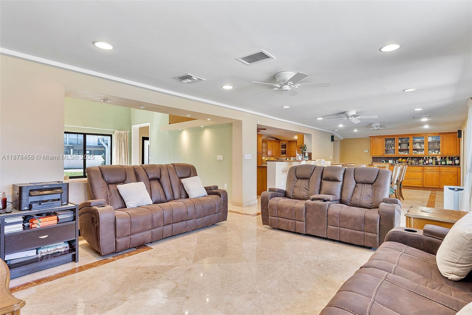 2531 NE 195th St Aventura, FL 33180