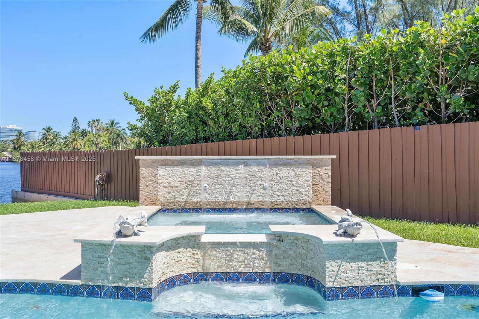 2531 NE 195th St Aventura, FL 33180