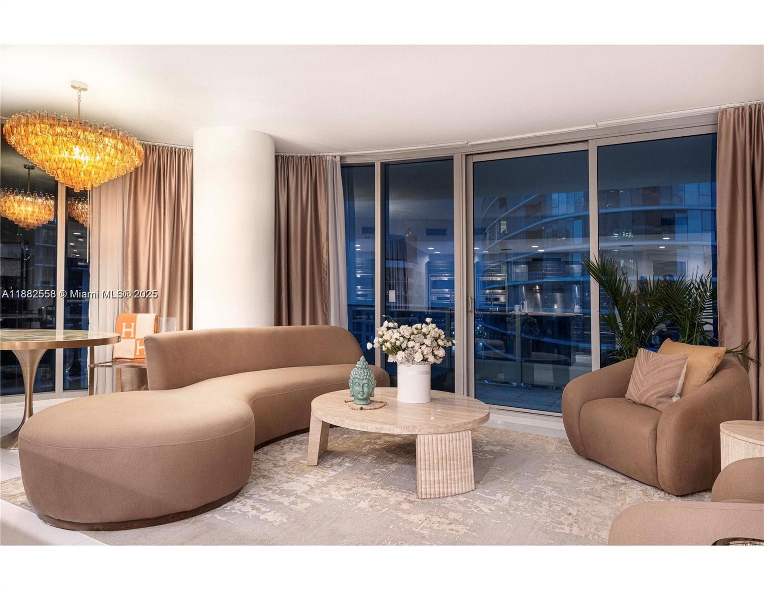 200 Biscayne Blvd Way #4201