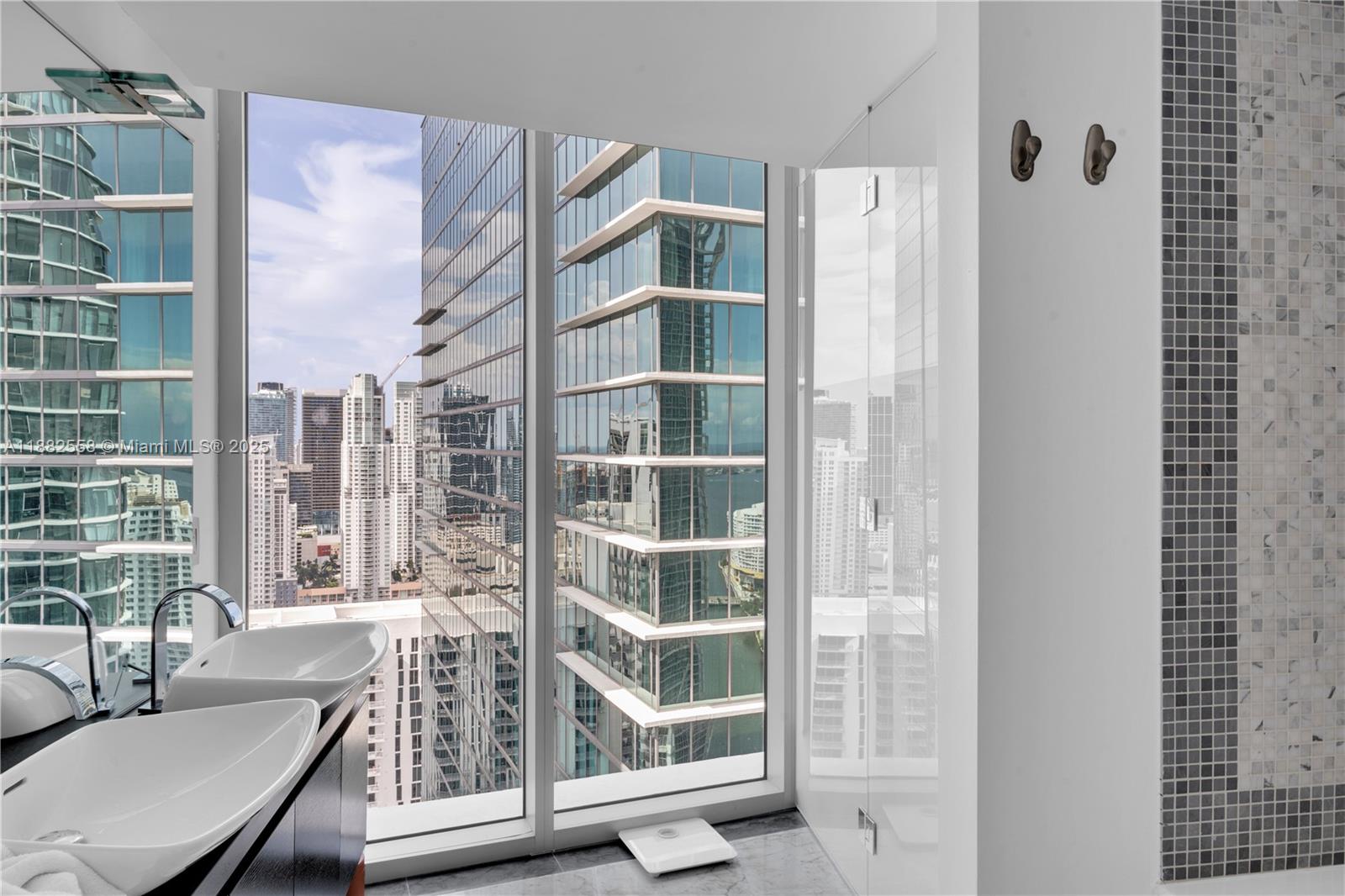 image Epic West Condo13